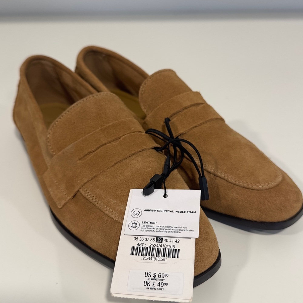 Women’s Zara Tan Loafers (39)